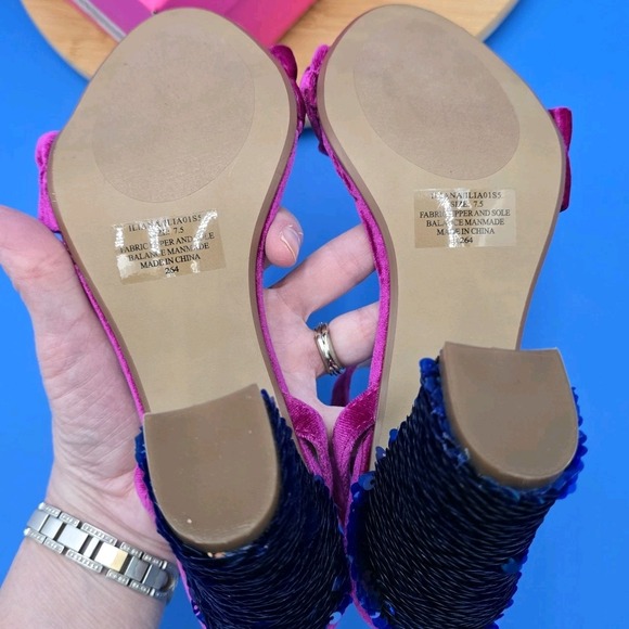 NEW Betsey Johnson 'ILIANA' Magenta Velvet‎ Strappy Flip Sequin Block Heels 7.5 - Picture 6 of 11